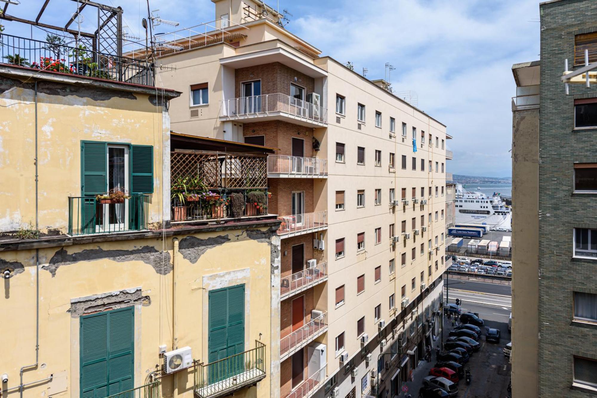Amazing And Penthouse With Terraces In The Heart Of Naples