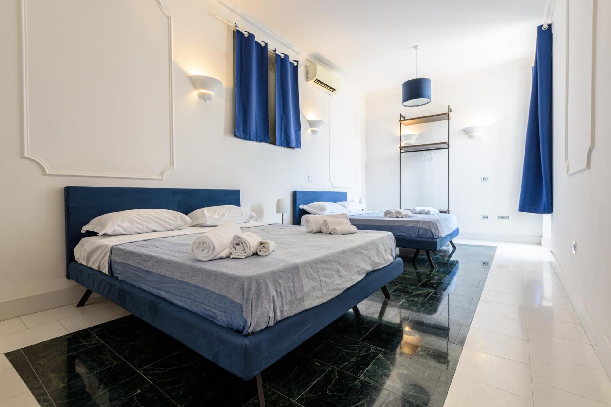 Apartment Amazing And Penthouse With Terraces In The Heart Of Naples
